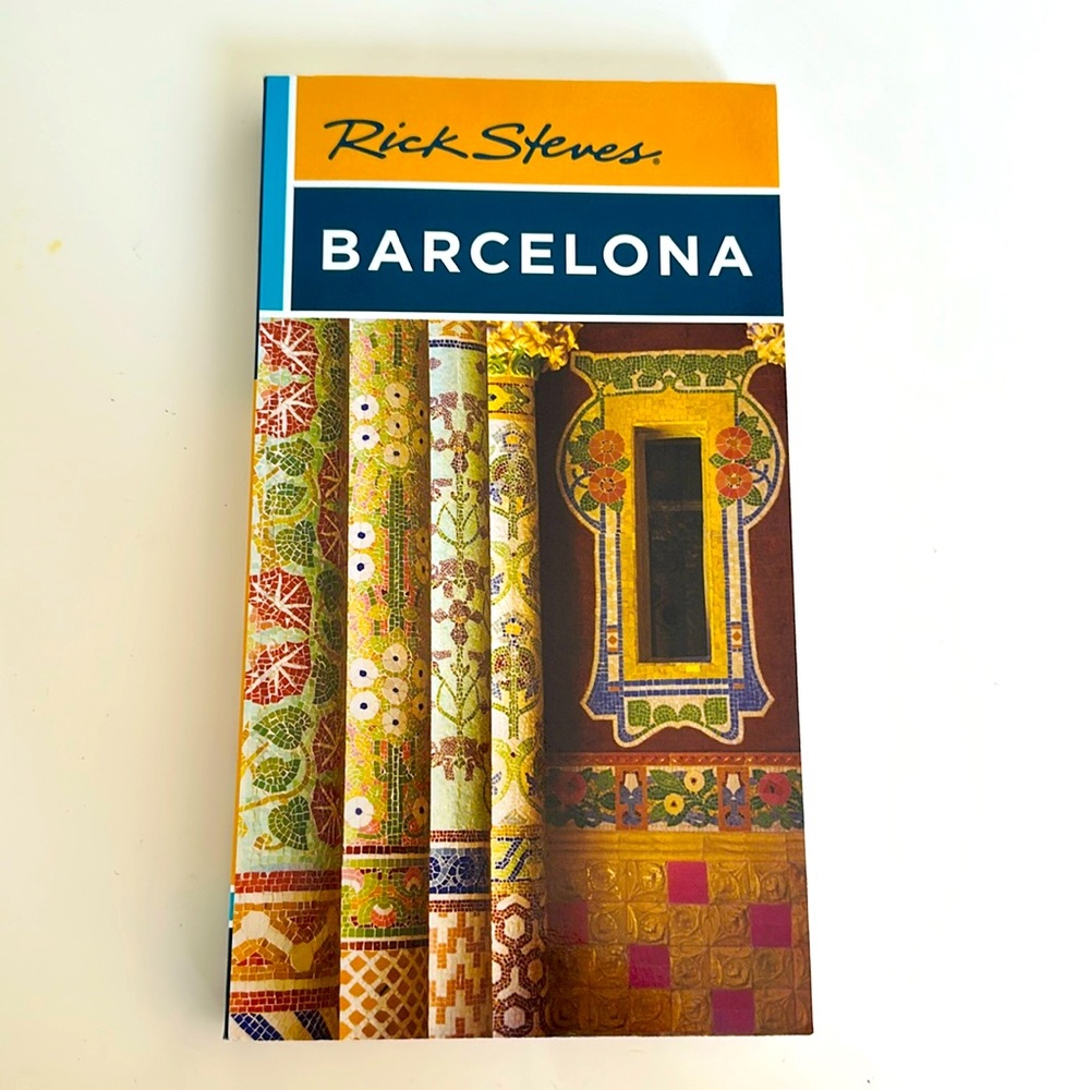 Travel book. Barcelona, by Rick Steves.